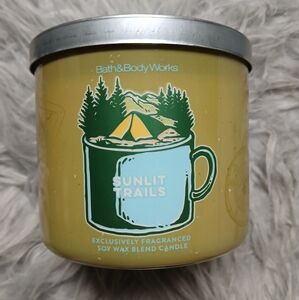 Bath & Body Works Sunlit Trails Candle - Cream and Gold